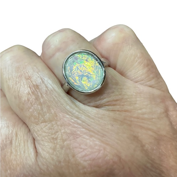 Silver and Iridescent White Oval Moonstone Ring - Picture 2 of 9